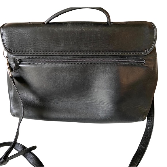 Tumi Black Leather Crossbody Messenger Bag Lock and Keys included. - Picture 2 of 12